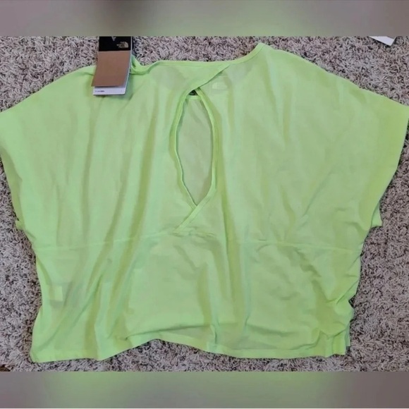 The North Face Women's Wander T-Shirt - Sharp Green NWT - Picture 2 of 2